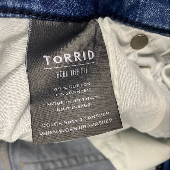 Torrid Womens Shorts Plus Size 22 Denim Cuffed Medium Wash Blue Stretch - Picture 5 of 7